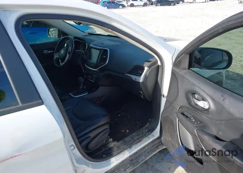 2016 Jeep Cherokee Trailhawk z USA, uszkodzony, nr VIN 1C4PJMBS9GW373031